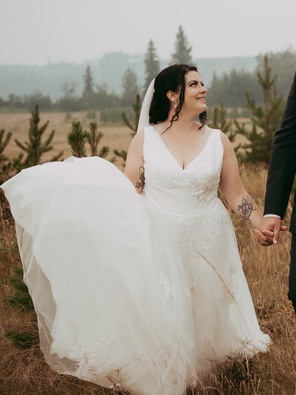 David's Bridal White V-Neck Lace A-Line Wedding Dress